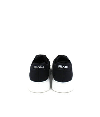 Prada Sneakers 43e35557 with laces