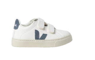 Veja Sneakers SV0503407C with tears