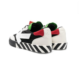 Off-White Sneakers  omia232 con lacci