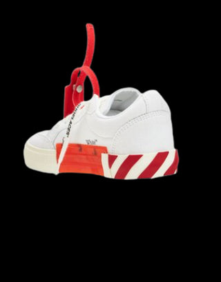 Off-White Vulcanized OBIA003F Sneakers mit Schnürsenkeln