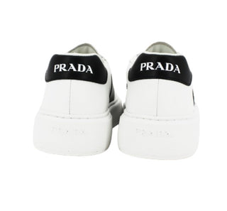 Prada Sneakers 4e3555 with laces