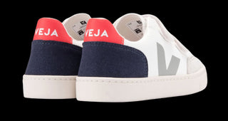 Veja Sneakers xv0502399c with tears