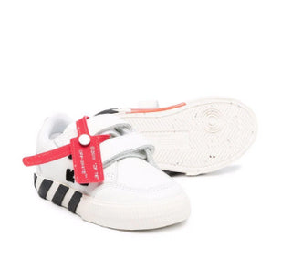 Off-White Sneakers Vulcanized OGIA003F con strappi