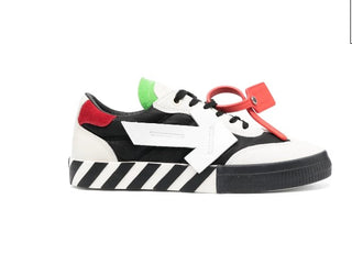 Off-White Sneakers  omia232 con lacci