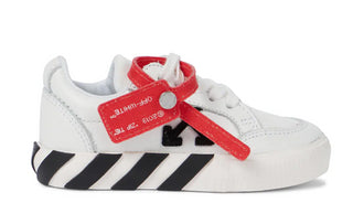 Off-White Vulcanized OGIA001F Sneakers mit Schnürsenkeln